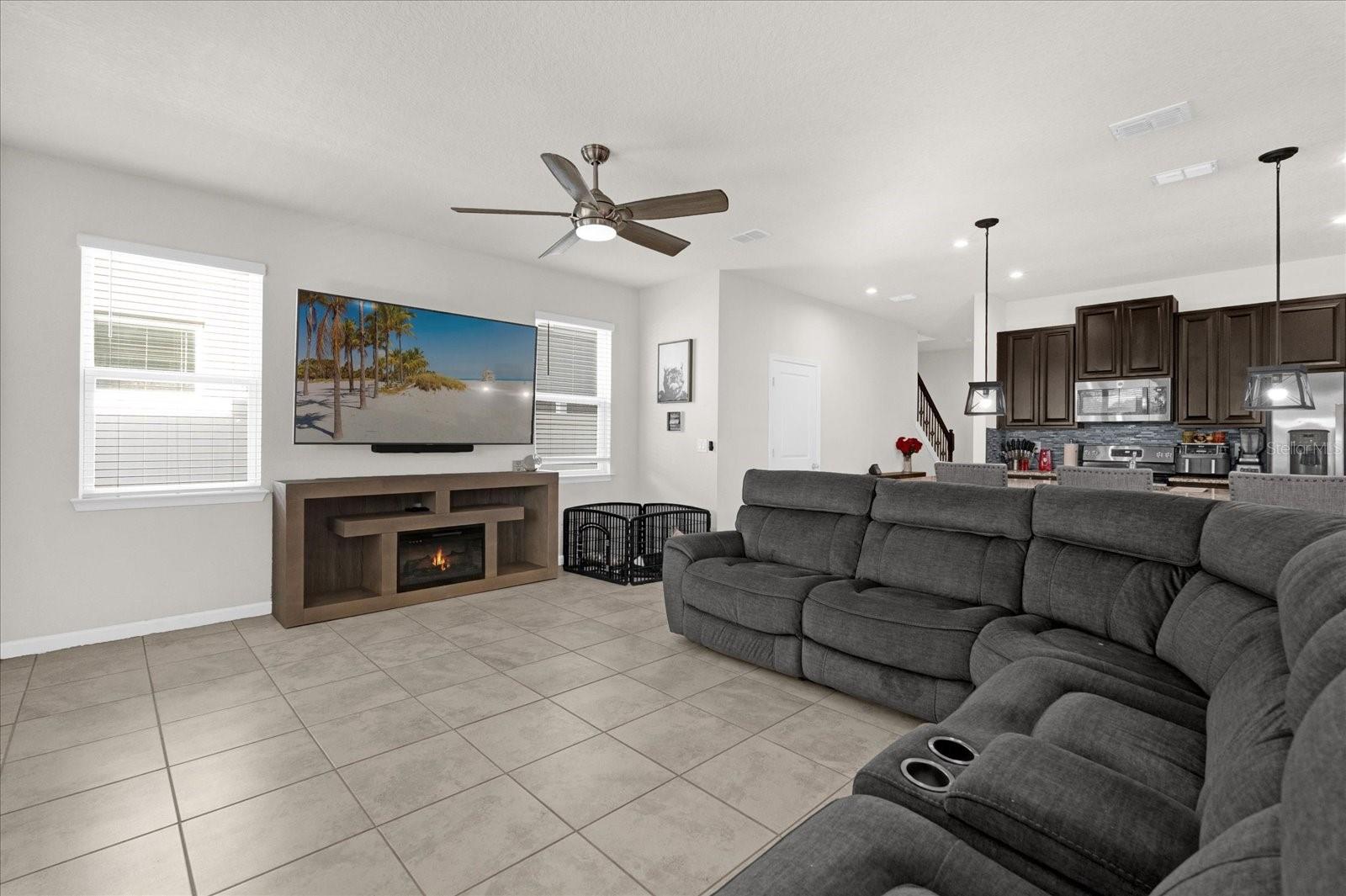 3046 SLOUGH CREEK DR, KISSIMMEE, FL, 34744