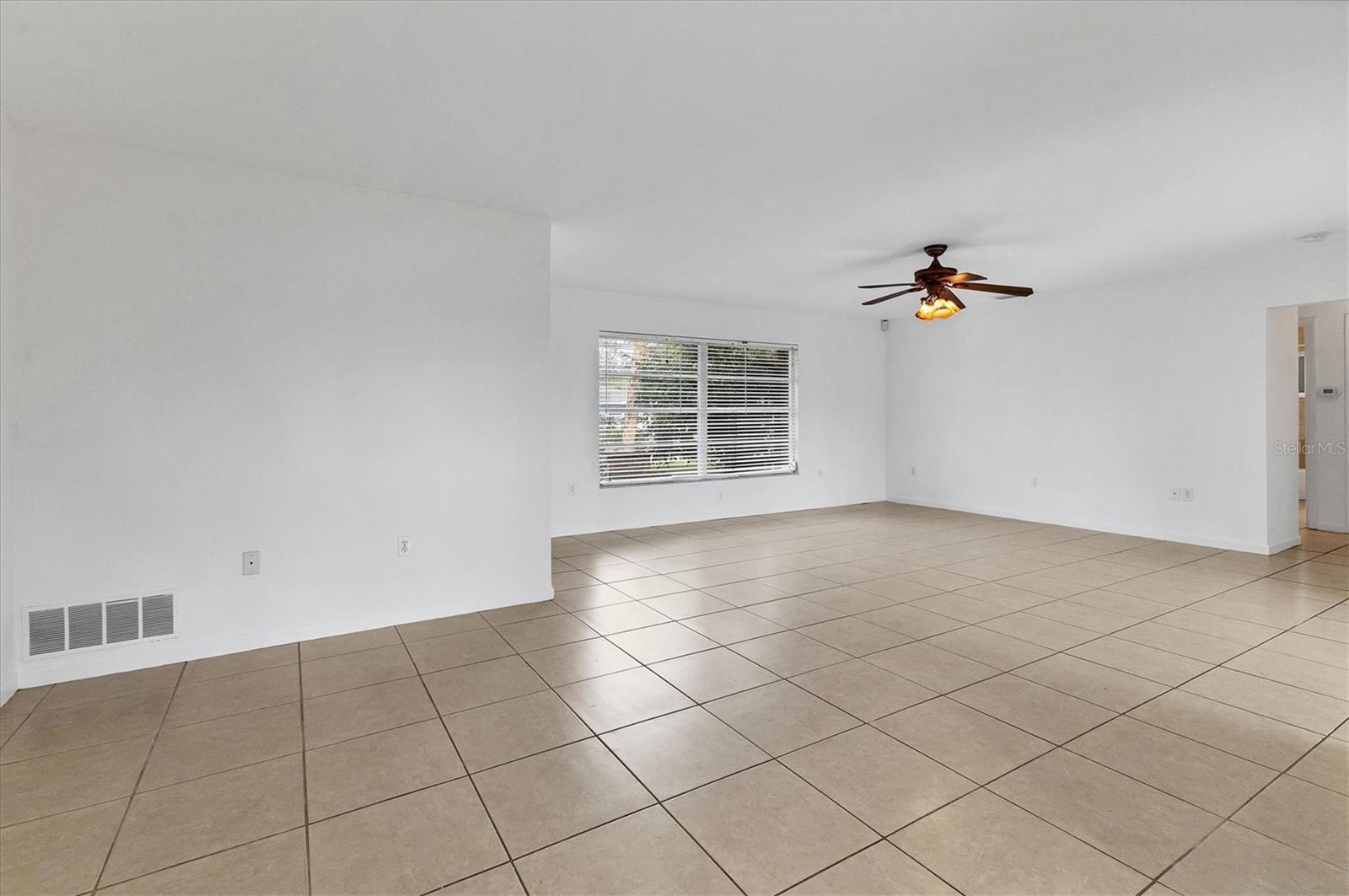 1947 W LEEWYNN DR, SARASOTA, FL, 34240