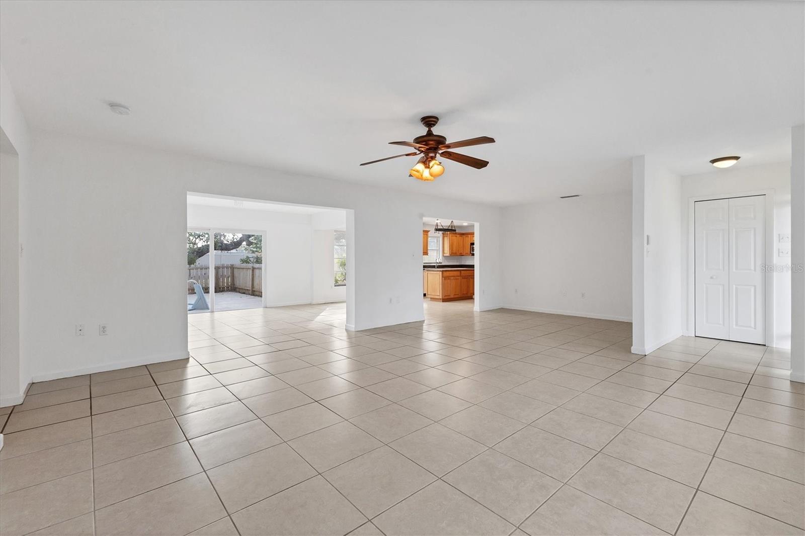 1947 W LEEWYNN DR, SARASOTA, FL, 34240