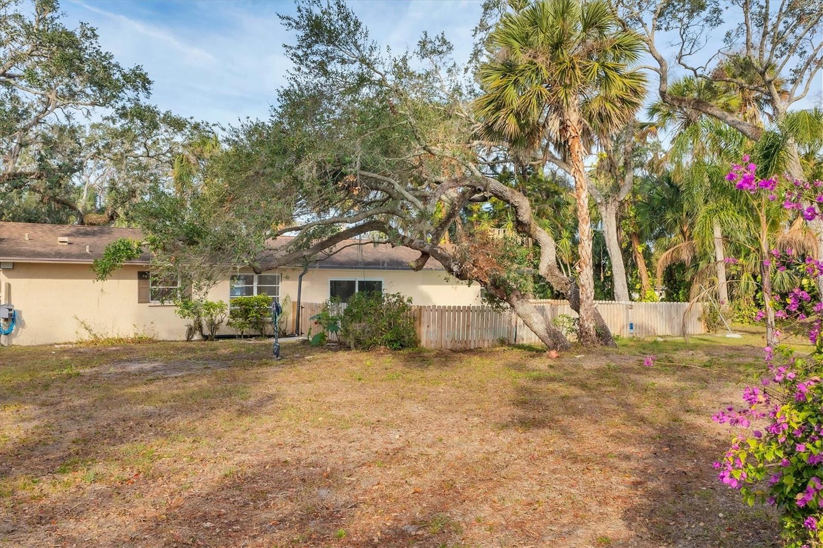 1947 W LEEWYNN DR, SARASOTA, FL, 34240