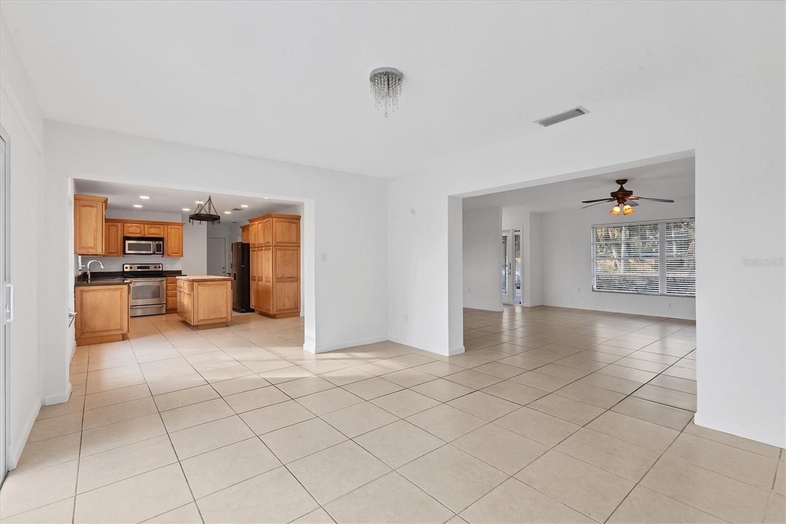 1947 W LEEWYNN DR, SARASOTA, FL, 34240