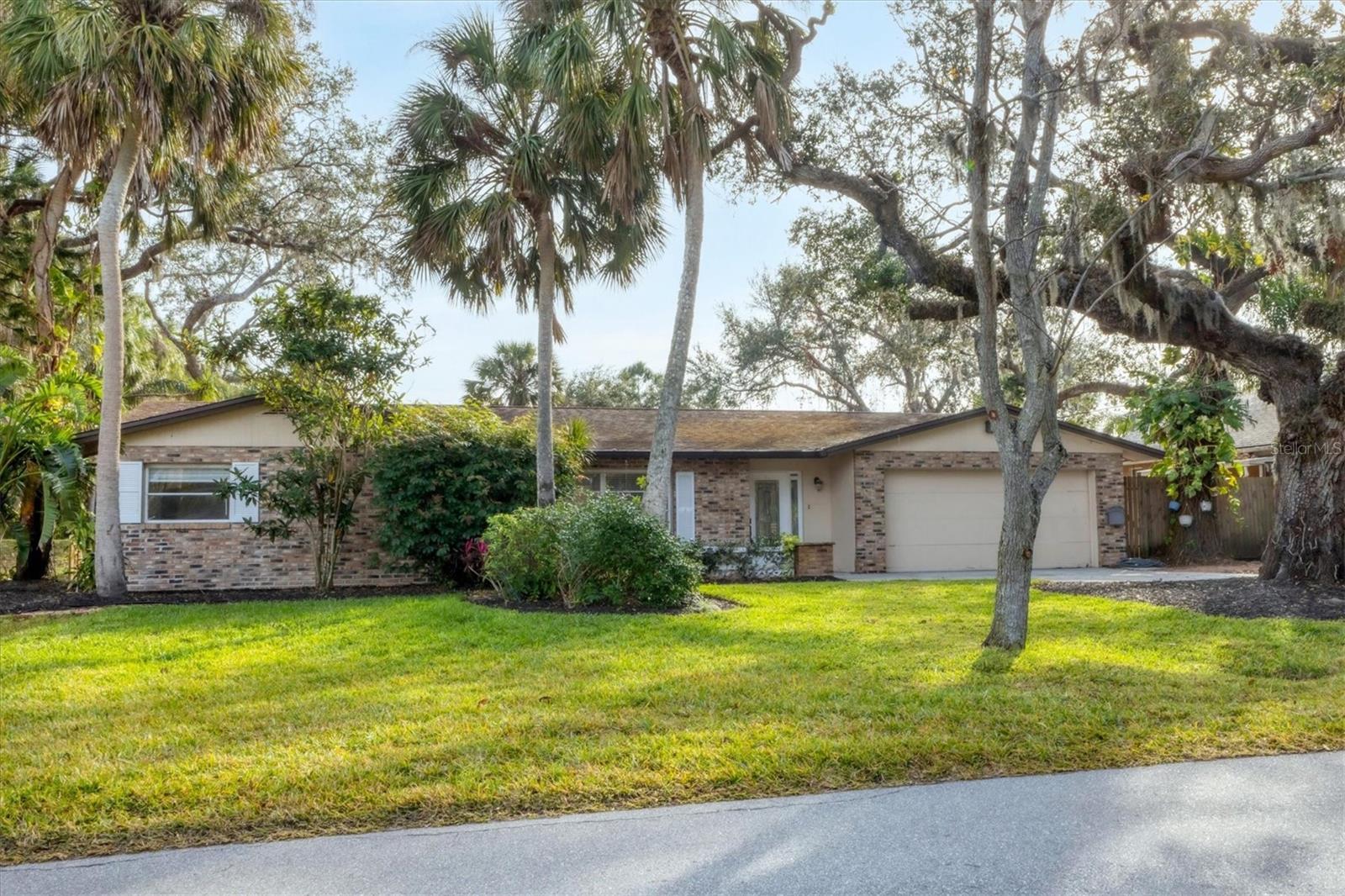 1947 W LEEWYNN DR, SARASOTA, FL, 34240