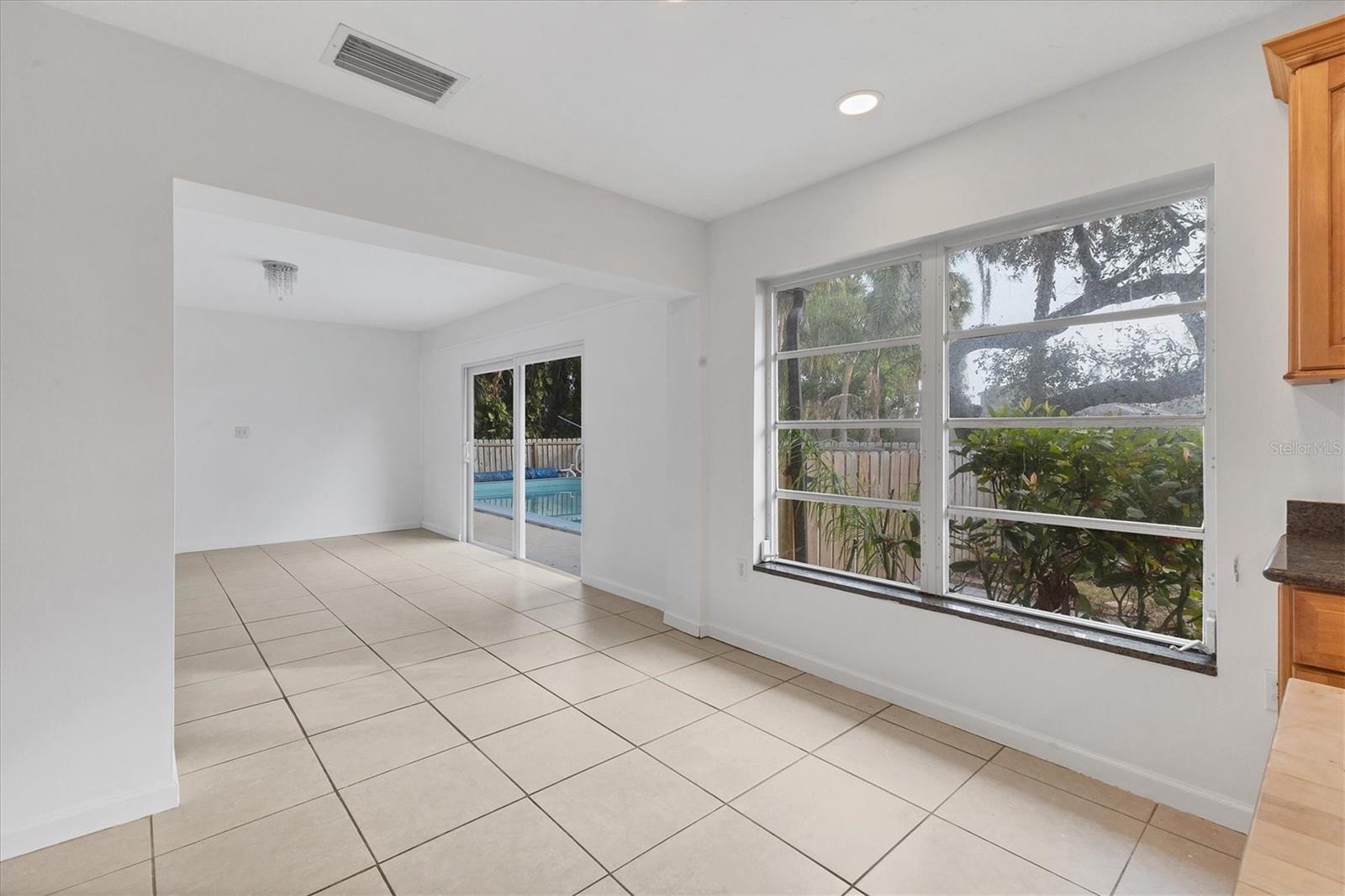 1947 W LEEWYNN DR, SARASOTA, FL, 34240