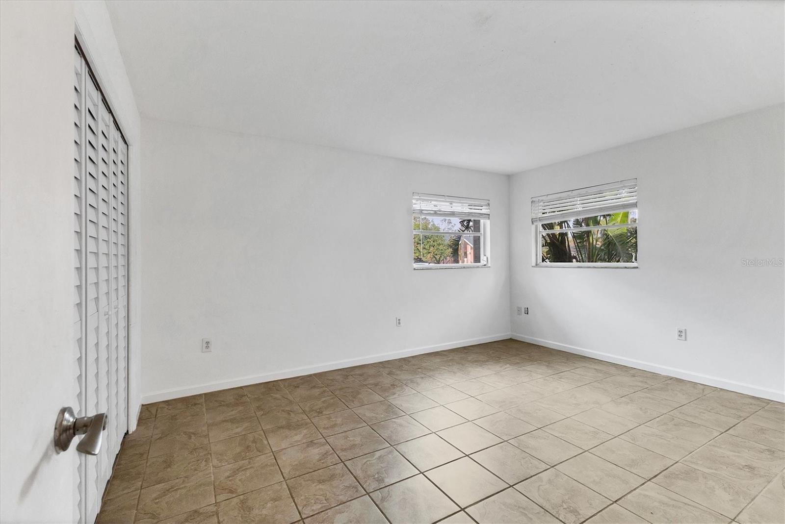 1947 W LEEWYNN DR, SARASOTA, FL, 34240