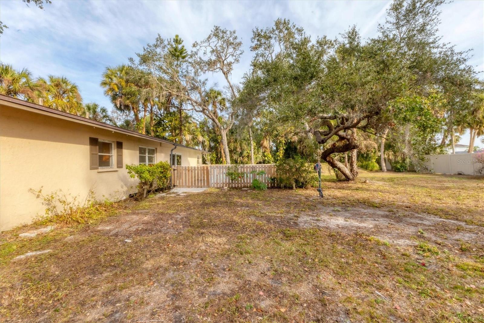 1947 W LEEWYNN DR, SARASOTA, FL, 34240