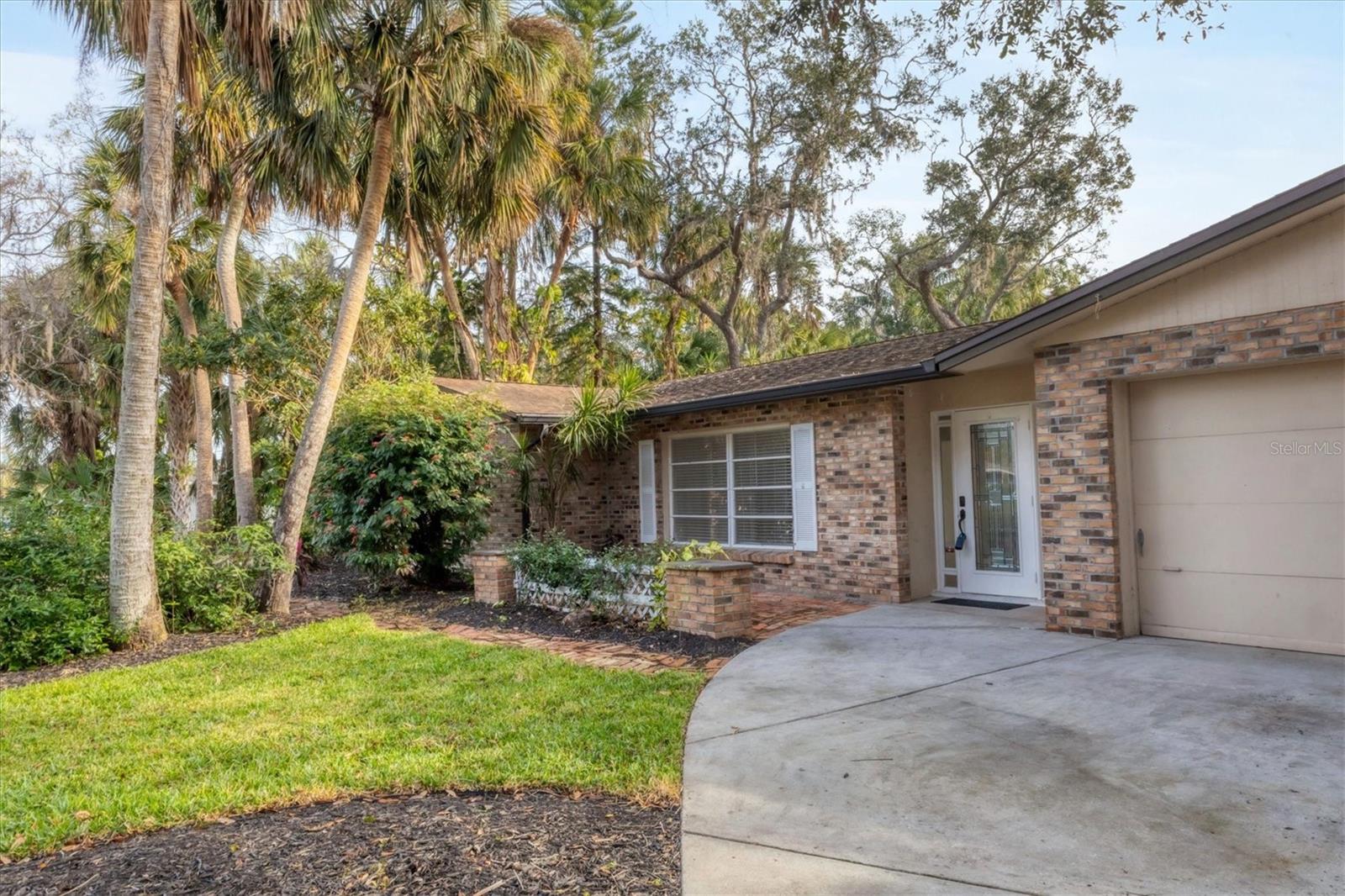 1947 W LEEWYNN DR, SARASOTA, FL, 34240