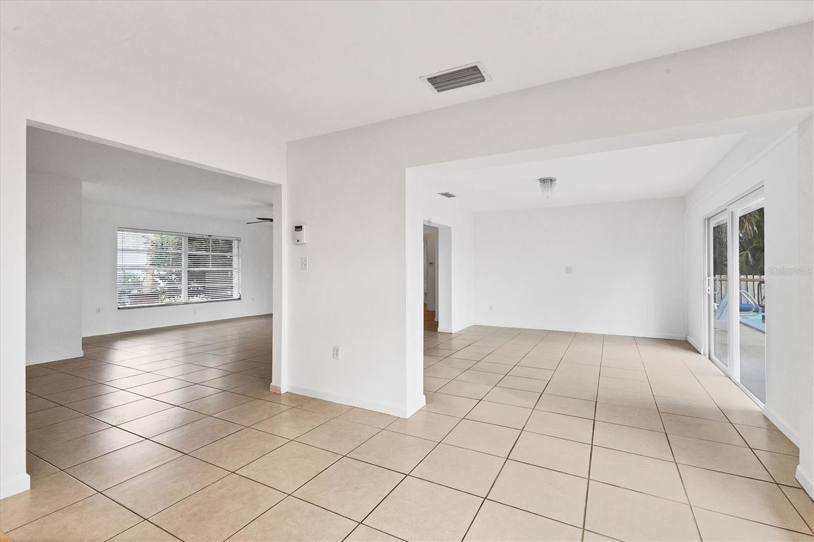 1947 W LEEWYNN DR, SARASOTA, FL, 34240