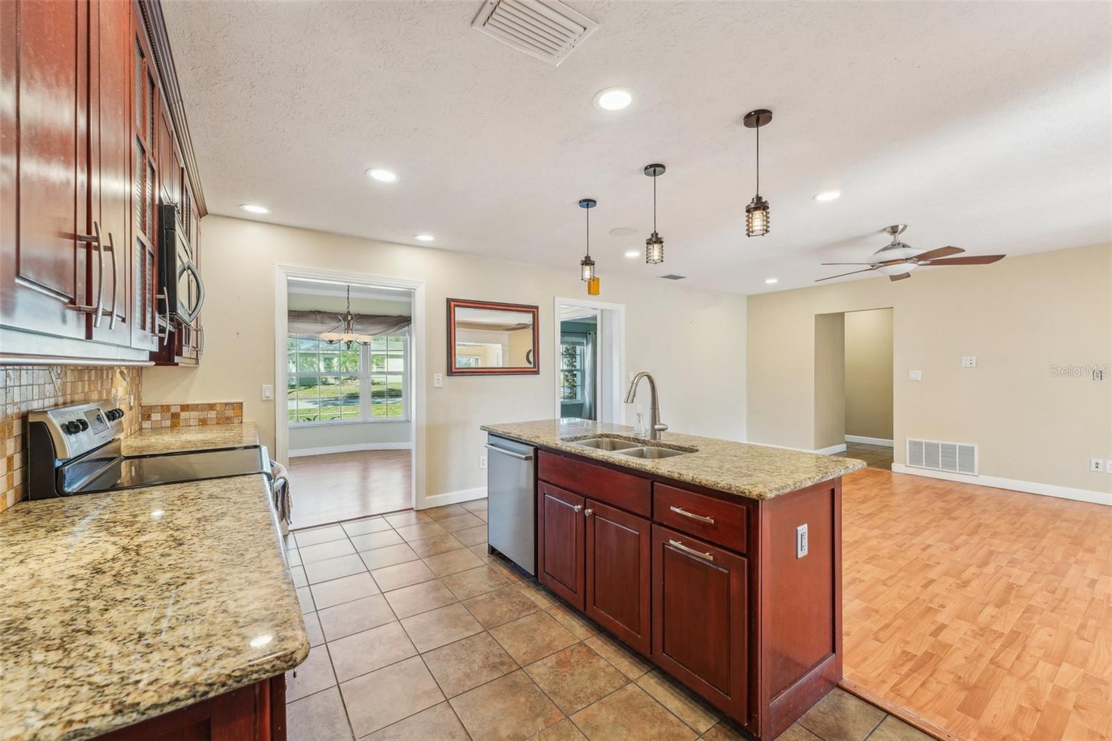 13214 MORAN DR, TAMPA, FL, 33618