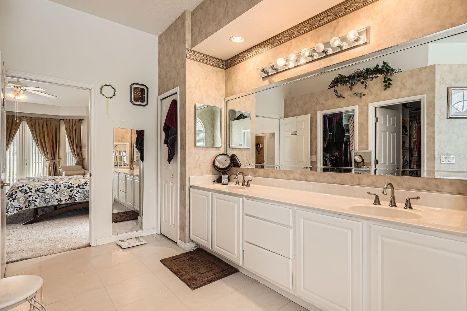 8702 BRISTOL PARK DR, ORLANDO, FL, 32836