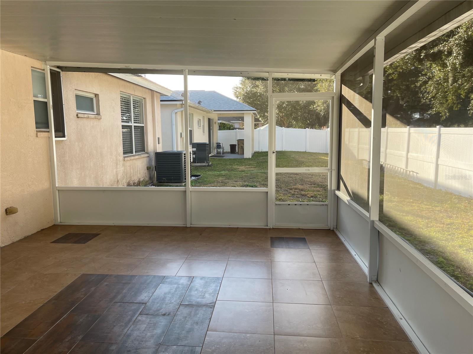 8022 TERRACE RIDGE DR, TEMPLE TERRACE, FL, 33637