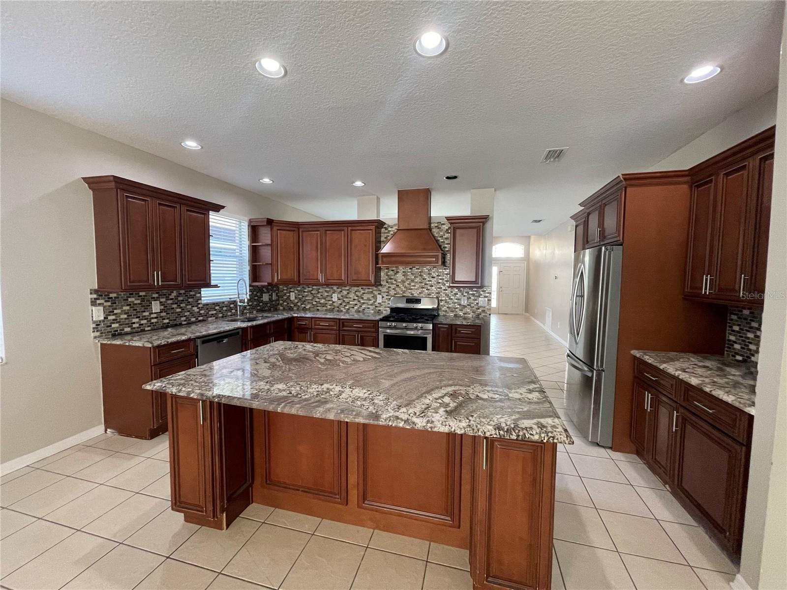 8022 TERRACE RIDGE DR, TEMPLE TERRACE, FL, 33637