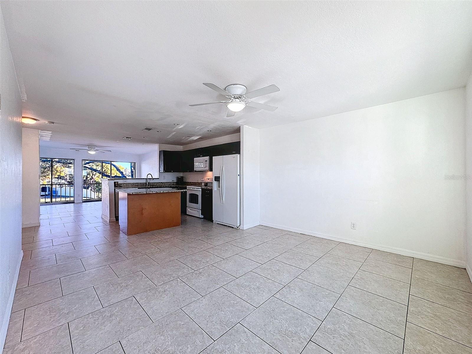 9201 TUDOR DR #C212, TAMPA, FL, 33615