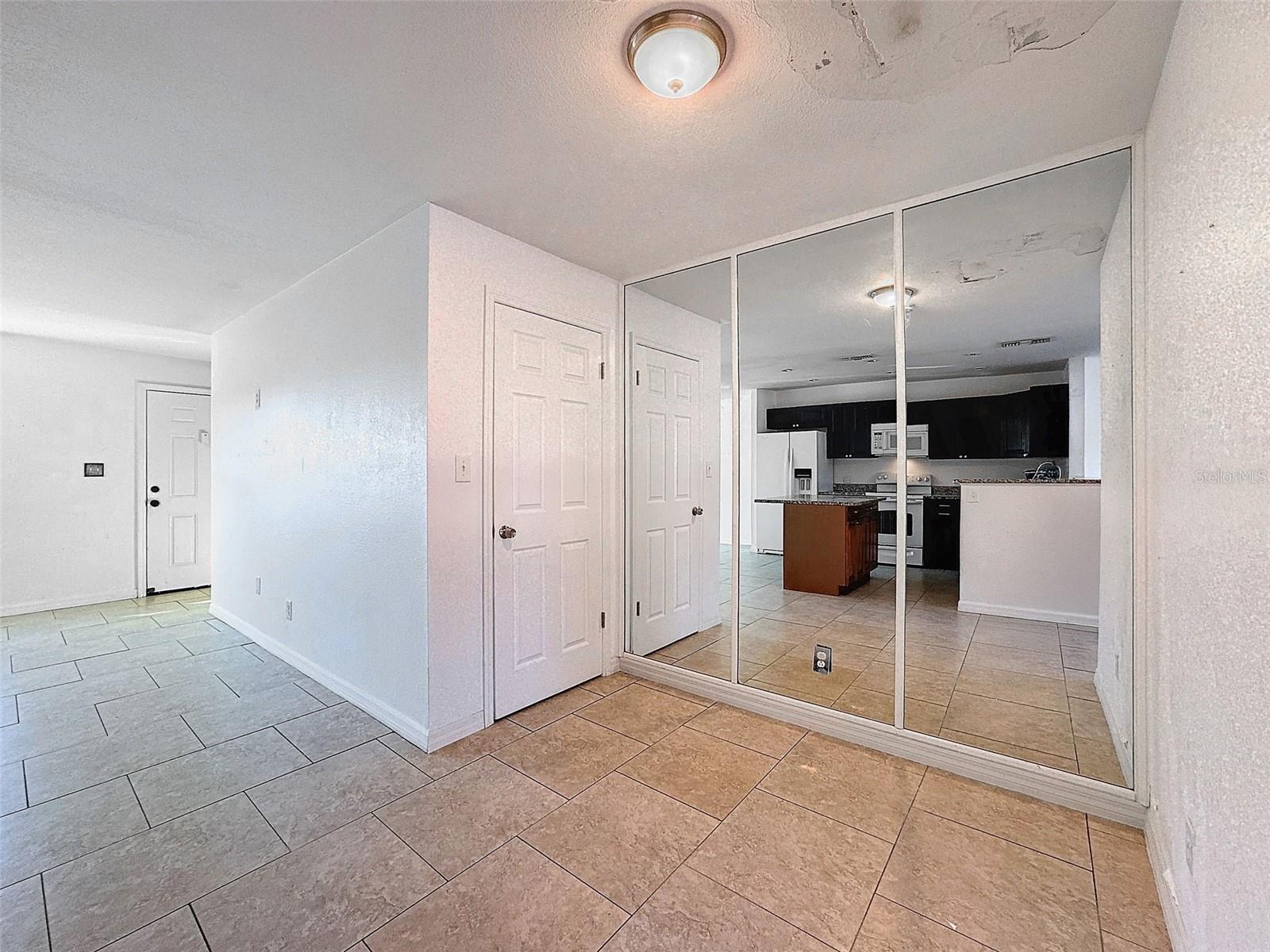 9201 TUDOR DR #C212, TAMPA, FL, 33615