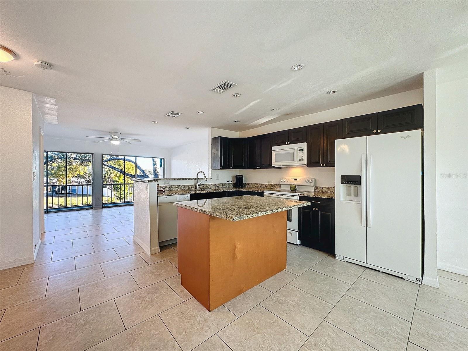 9201 TUDOR DR #C212, TAMPA, FL, 33615