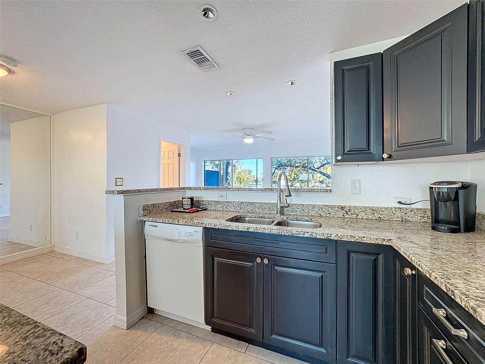 9201 TUDOR DR #C212, TAMPA, FL, 33615