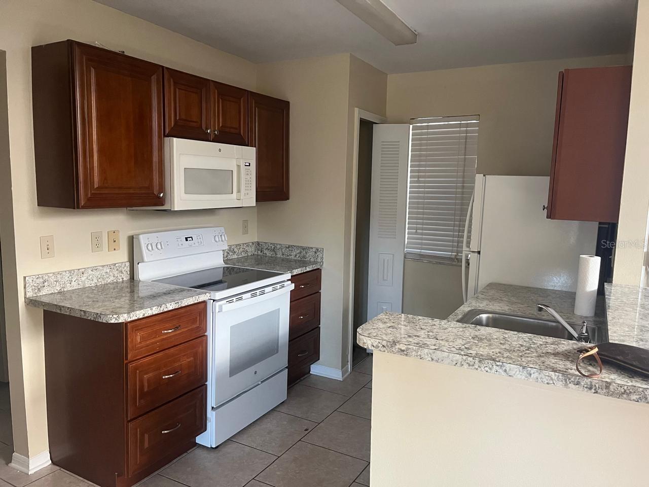 590 BLOOMINGTON CT #11, ALTAMONTE SPRINGS, FL, 32714