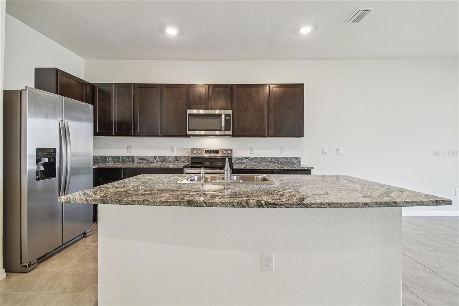 9271 ROCK HARBOUR WAY, TAMPA, FL, 33637
