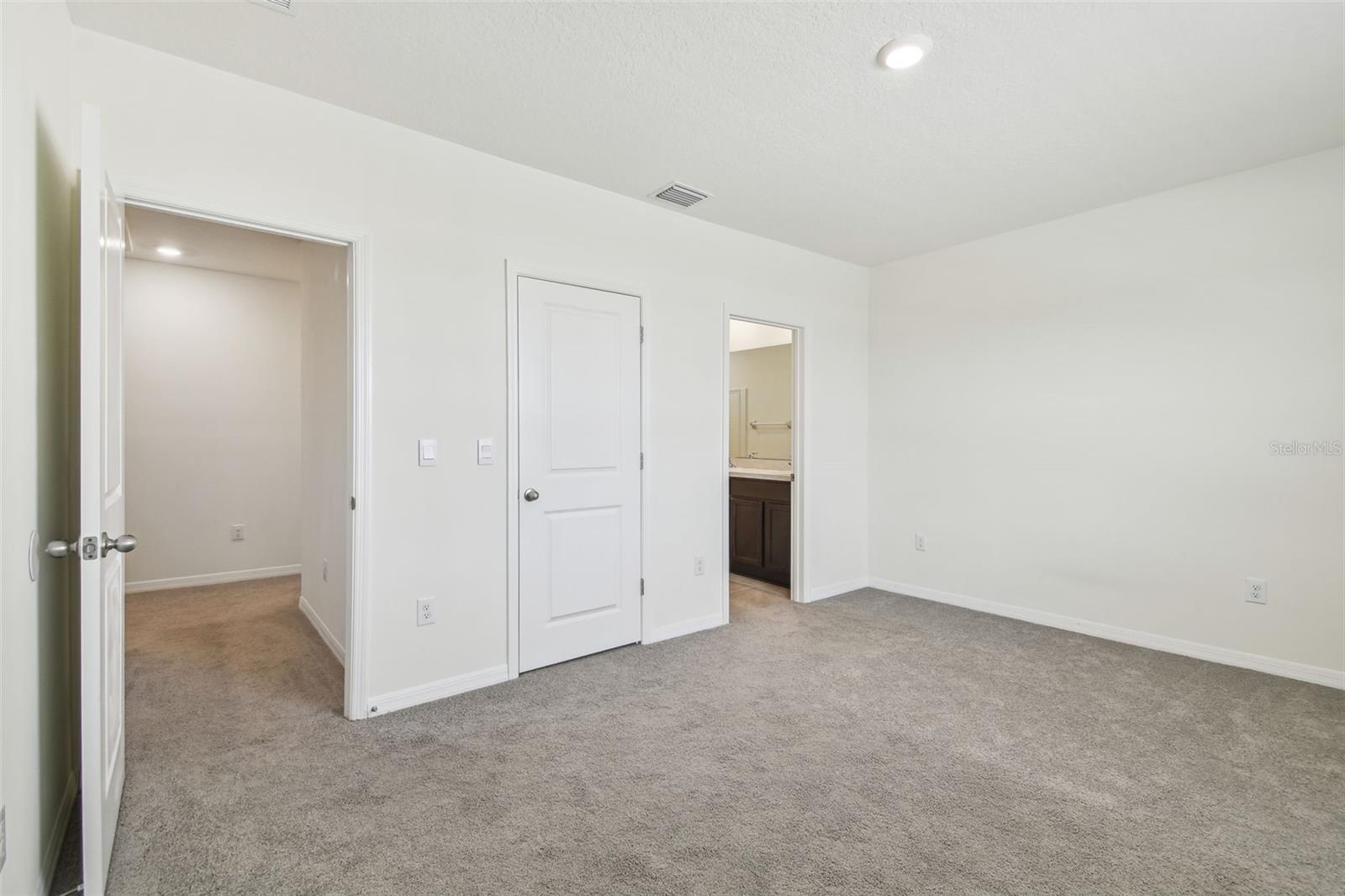 9271 ROCK HARBOUR WAY, TAMPA, FL, 33637