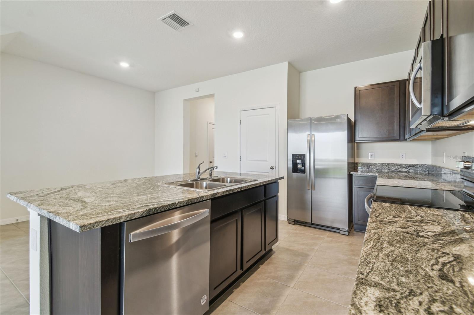 9271 ROCK HARBOUR WAY, TAMPA, FL, 33637
