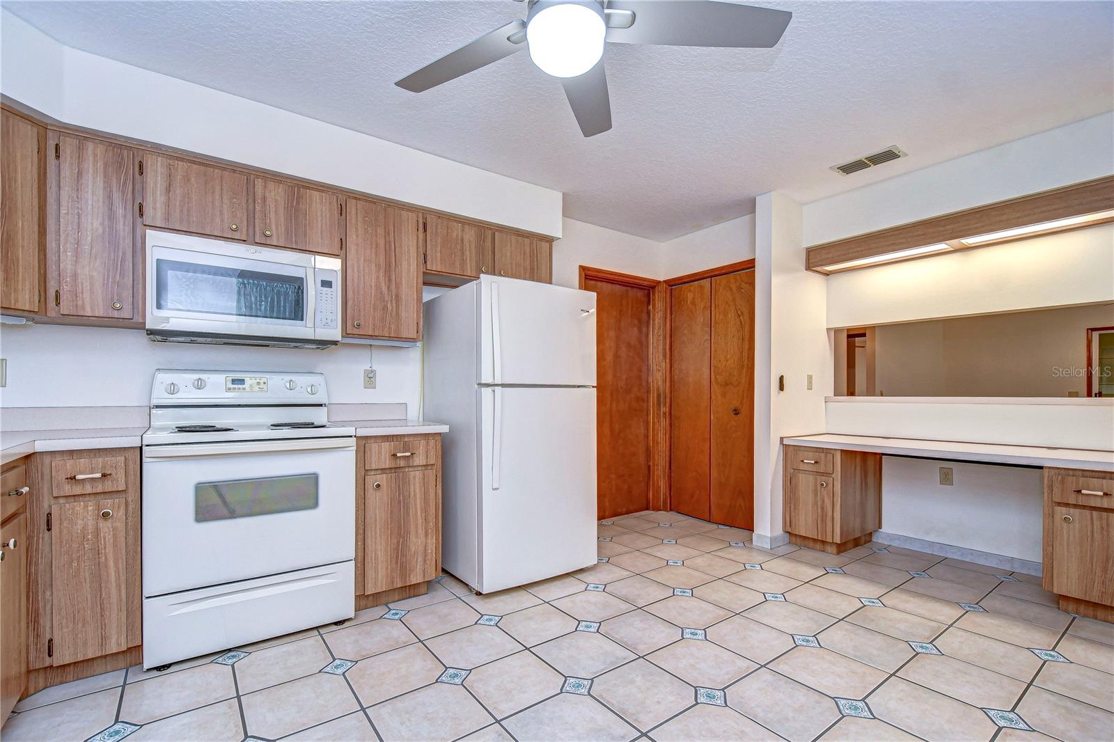 37347 DERBYSHIRE DR, ZEPHYRHILLS, FL, 33542