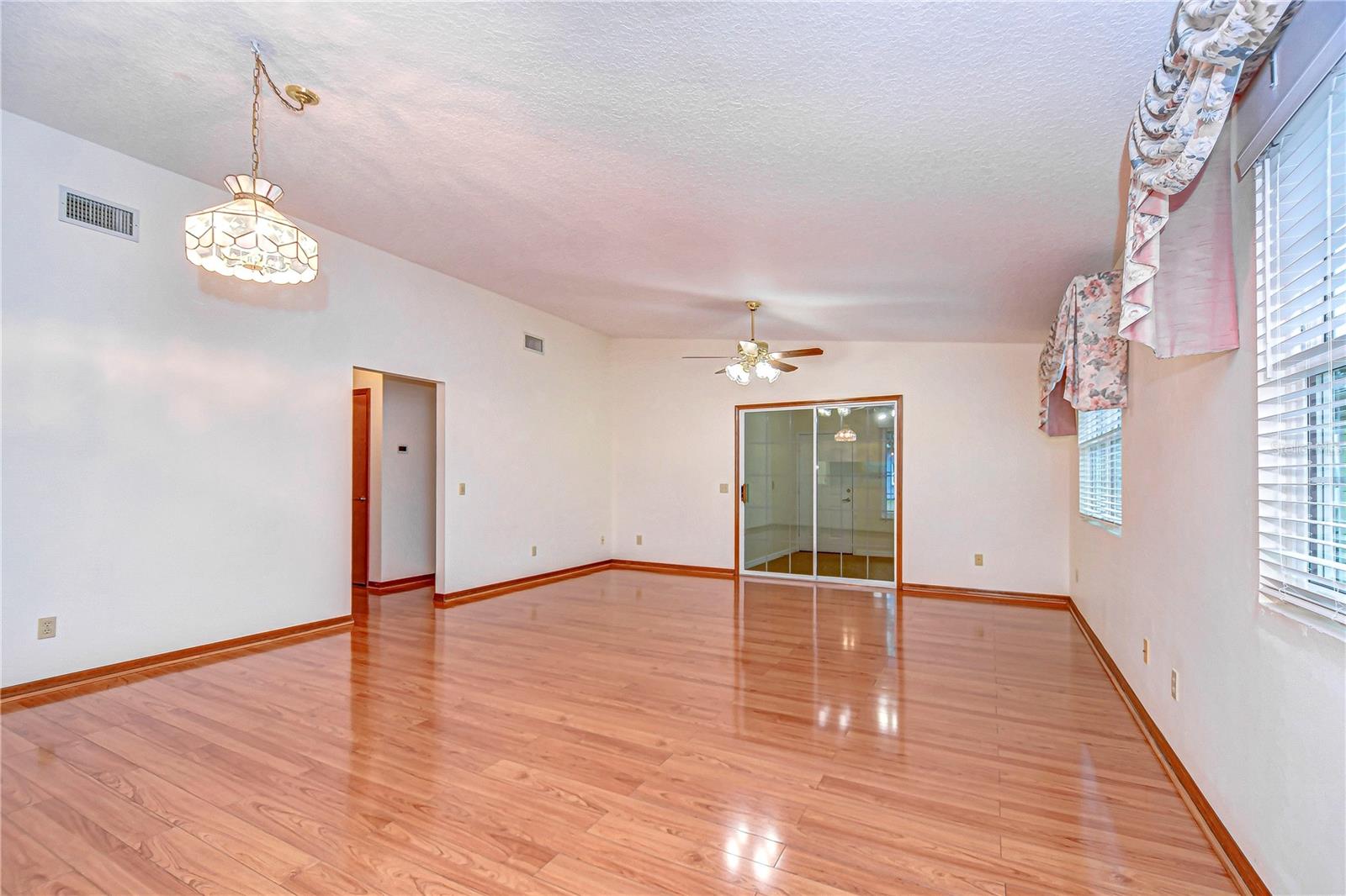 37347 DERBYSHIRE DR, ZEPHYRHILLS, FL, 33542