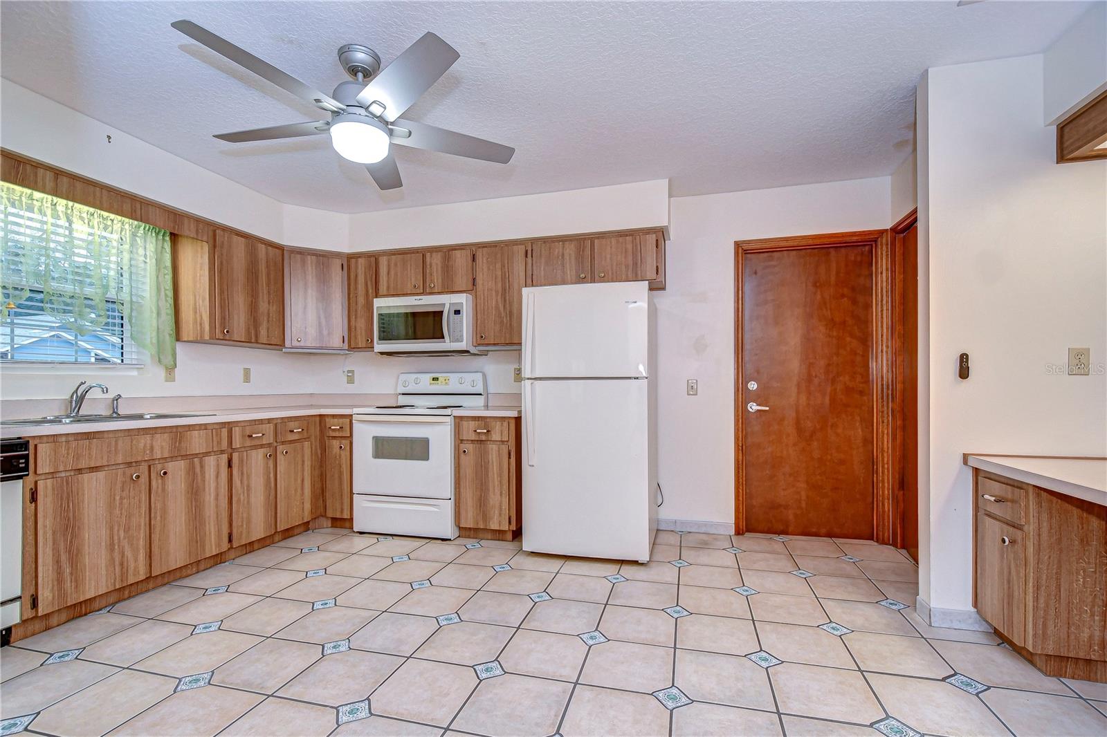 37347 DERBYSHIRE DR, ZEPHYRHILLS, FL, 33542