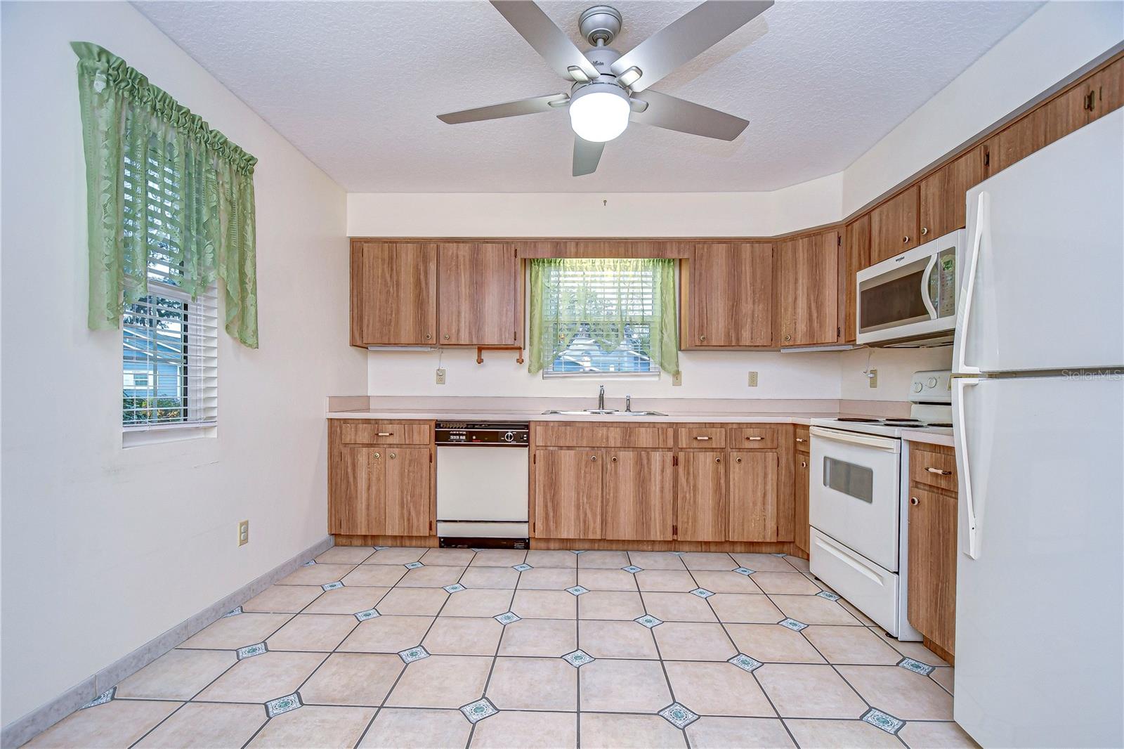 37347 DERBYSHIRE DR, ZEPHYRHILLS, FL, 33542