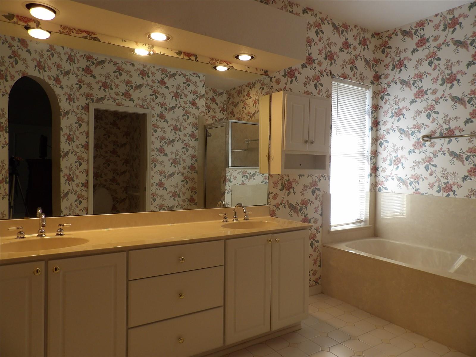 252 GOLF AIRE BLVD, WINTER HAVEN, FL, 33884
