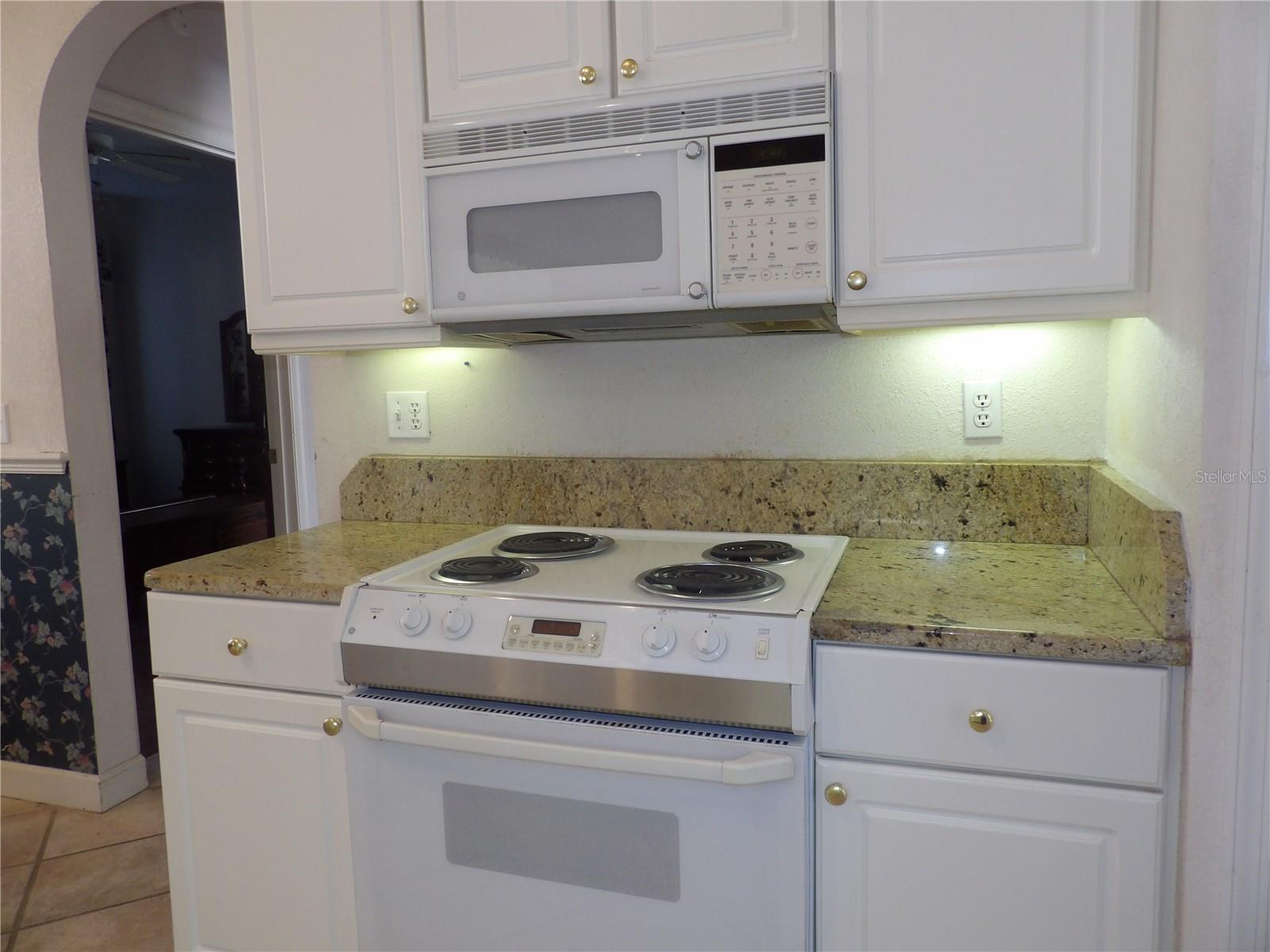 252 GOLF AIRE BLVD, WINTER HAVEN, FL, 33884