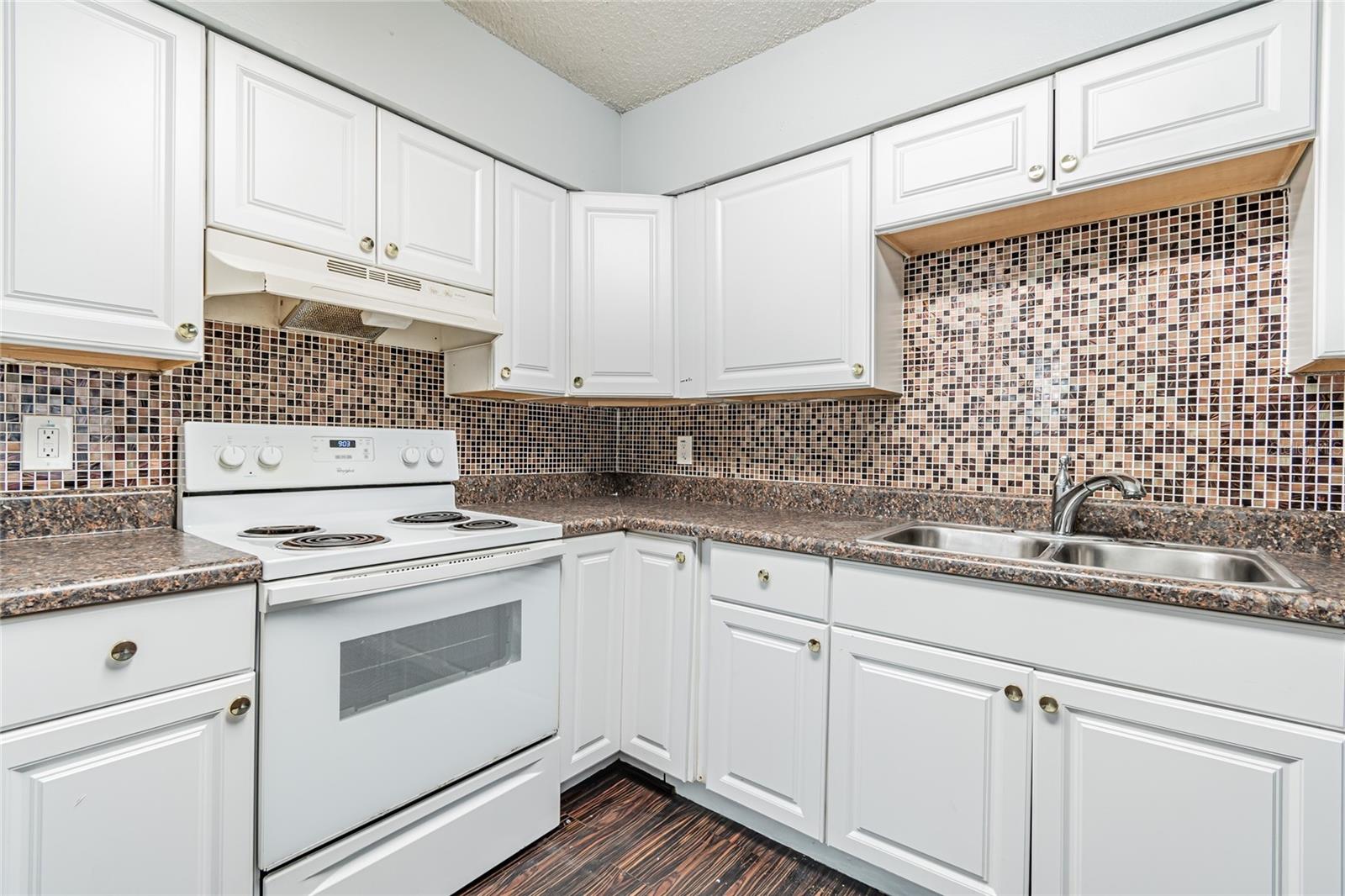 8206 N ELMER ST #B, TAMPA, FL, 33604