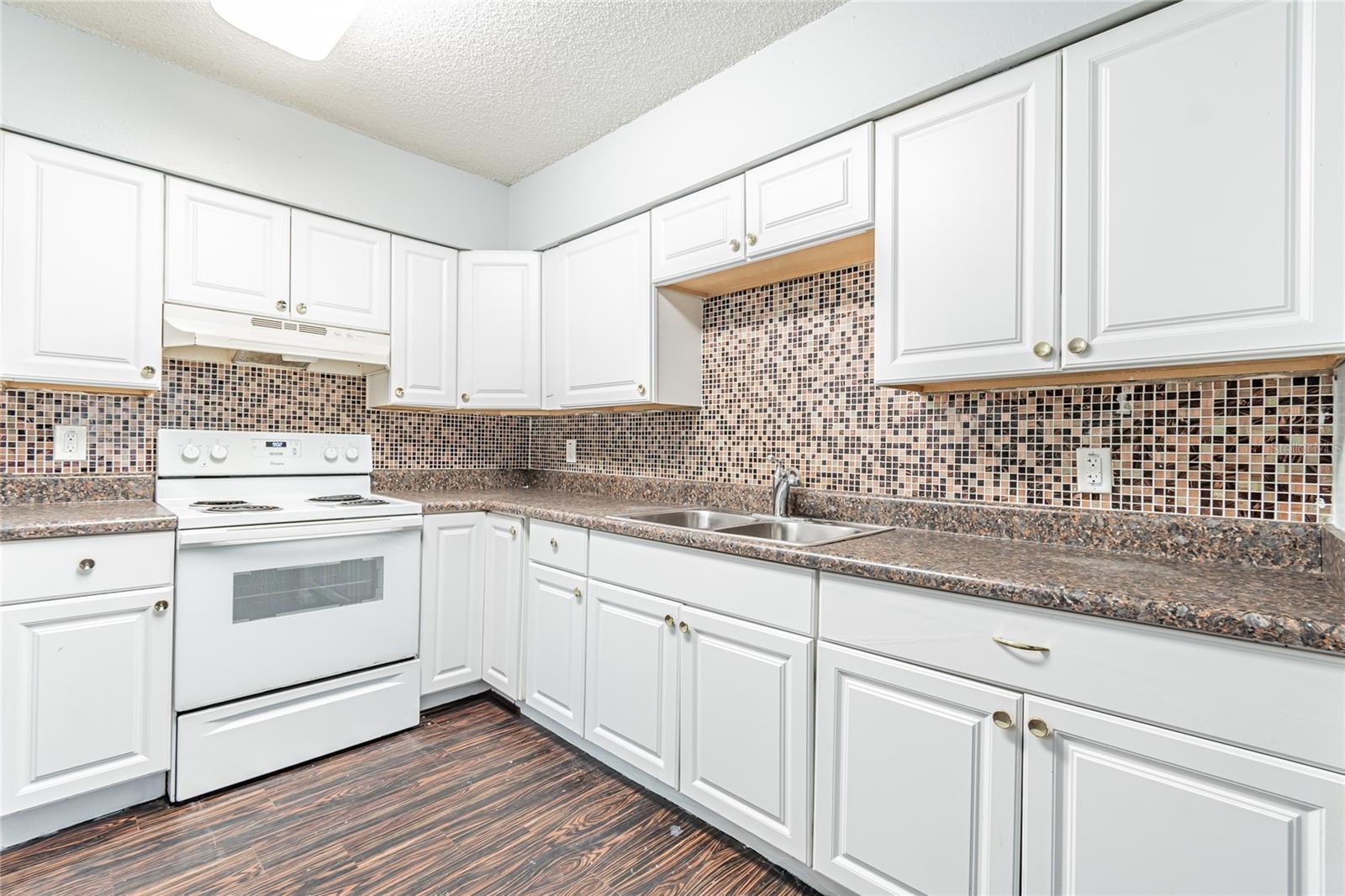 8206 N ELMER ST #B, TAMPA, FL, 33604