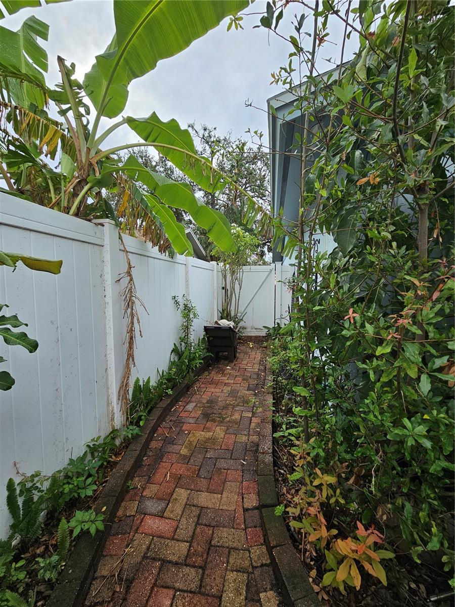 7711 INNIS CT, ST PETERSBURG, FL, 33709