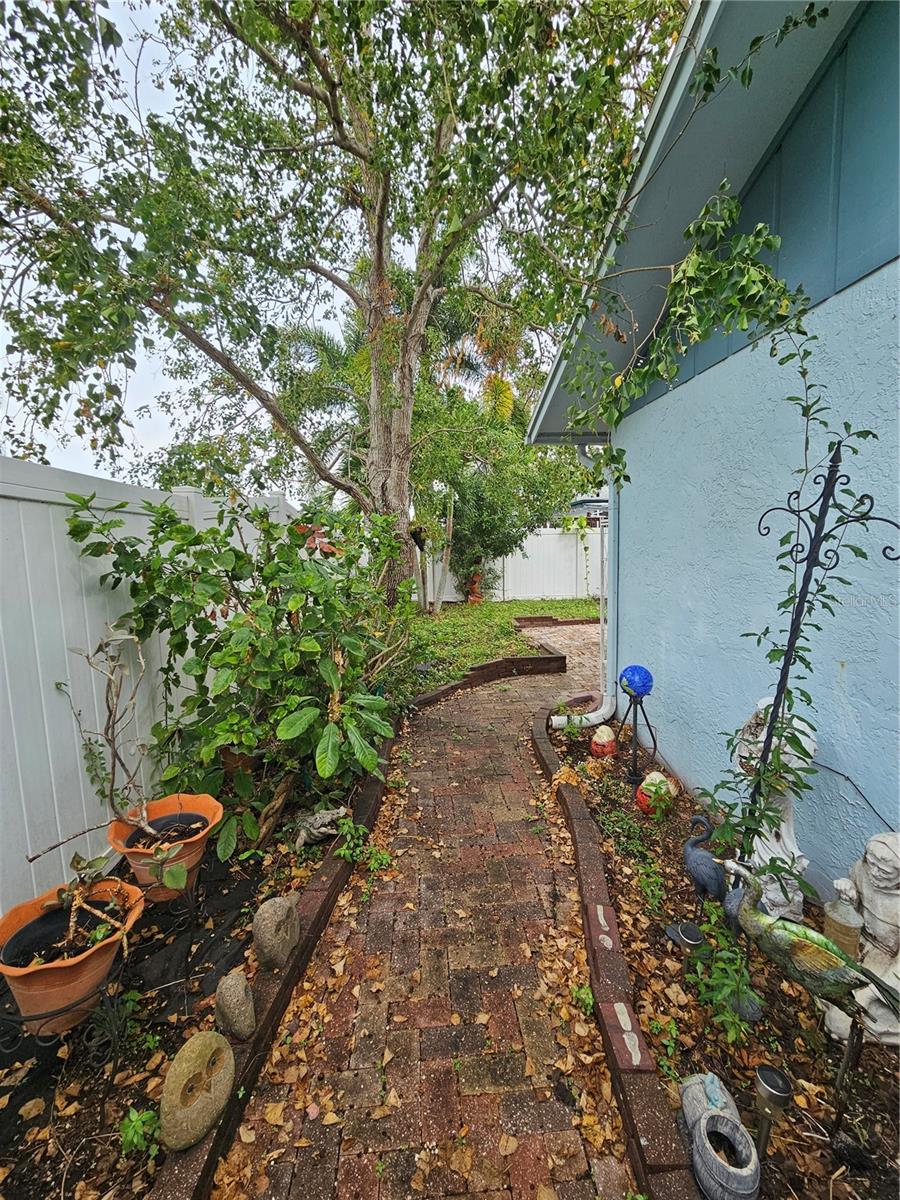 7711 INNIS CT, ST PETERSBURG, FL, 33709