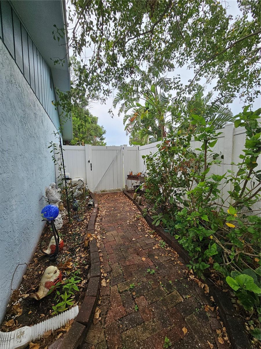7711 INNIS CT, ST PETERSBURG, FL, 33709