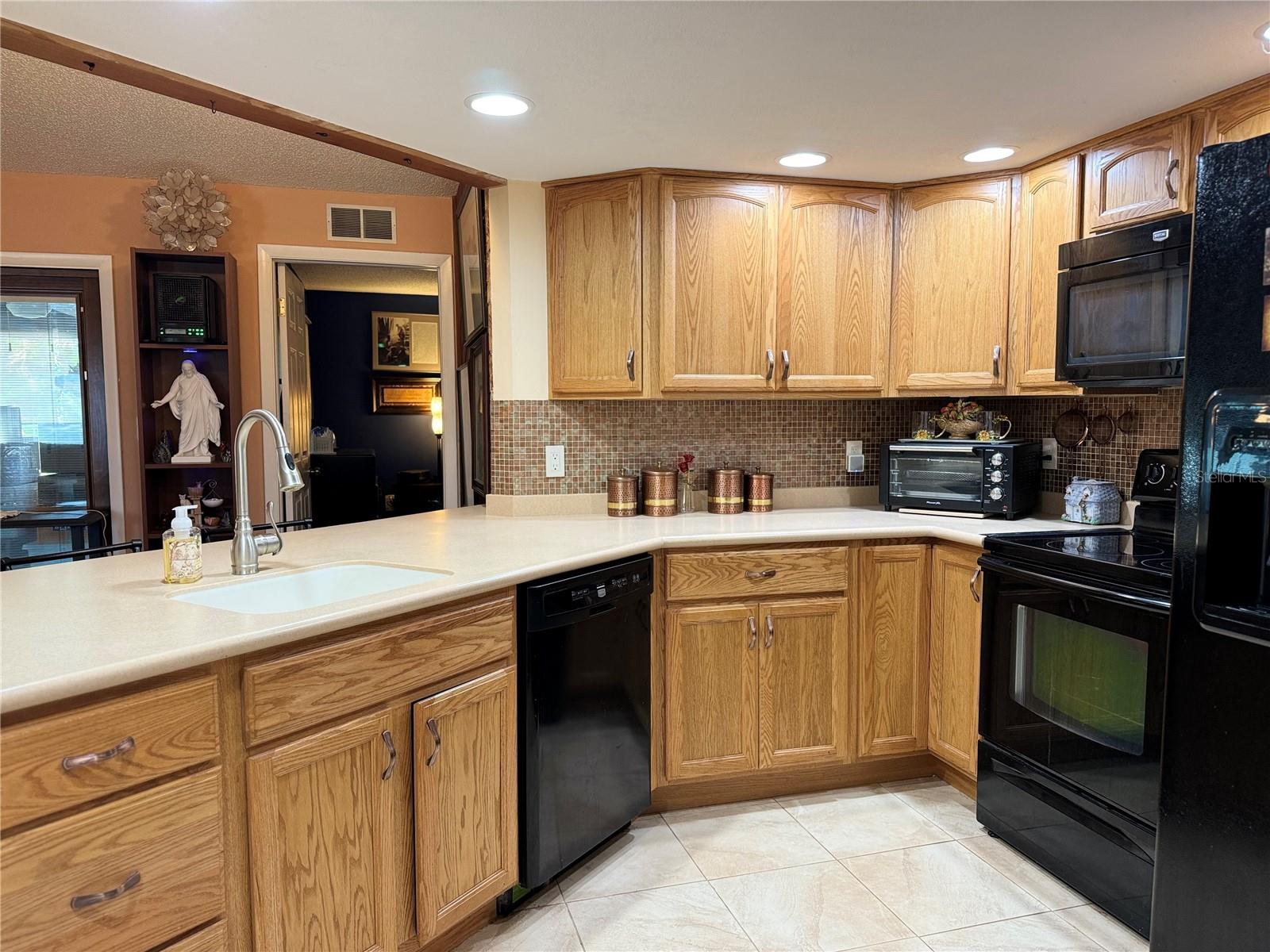 7711 INNIS CT, ST PETERSBURG, FL, 33709