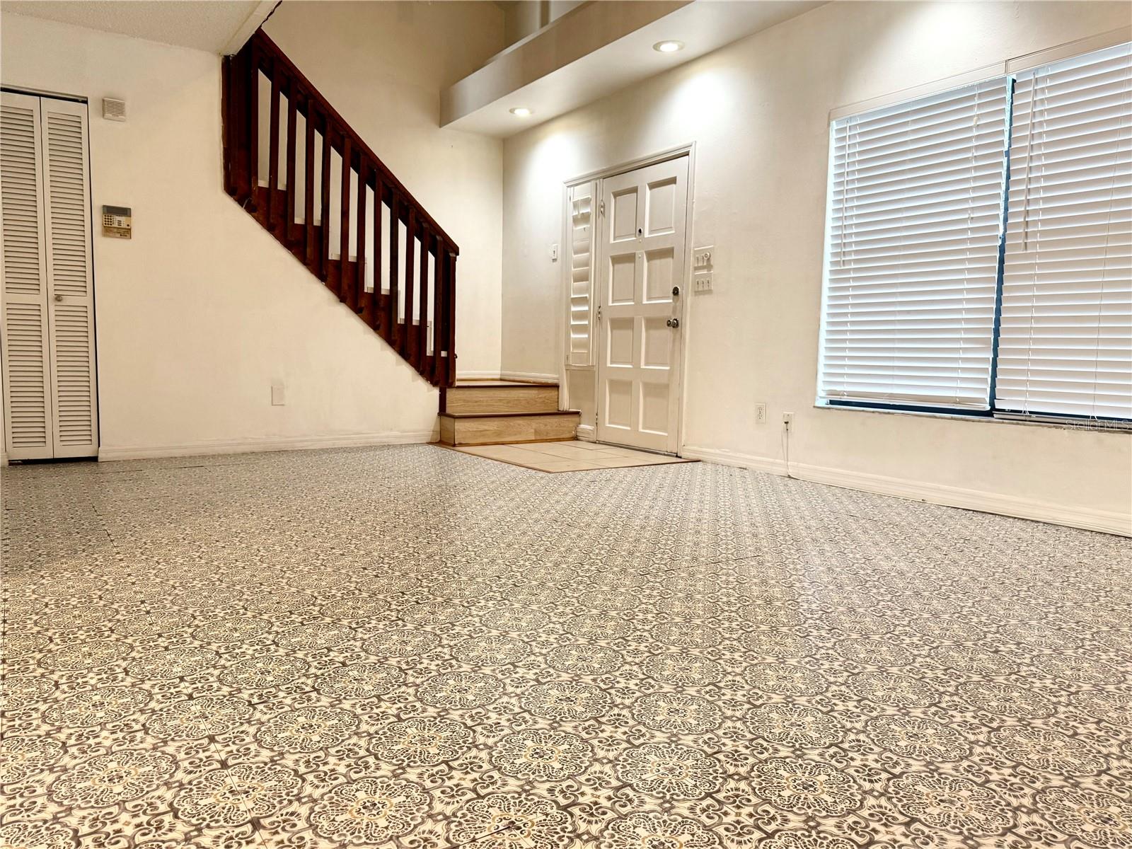 704 GASPARINO CT, SEFFNER, FL, 33584