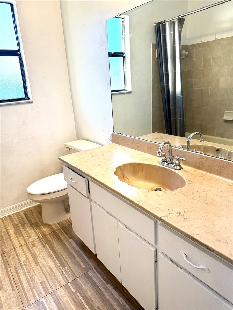 704 GASPARINO CT, SEFFNER, FL, 33584