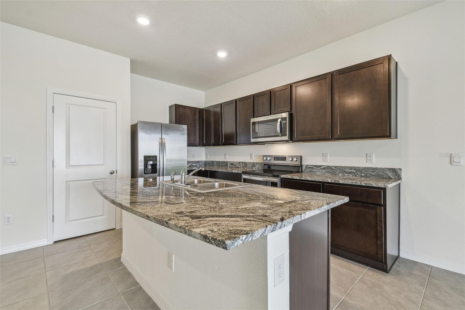 9271 ROCK HARBOUR WAY, TAMPA, FL, 33637