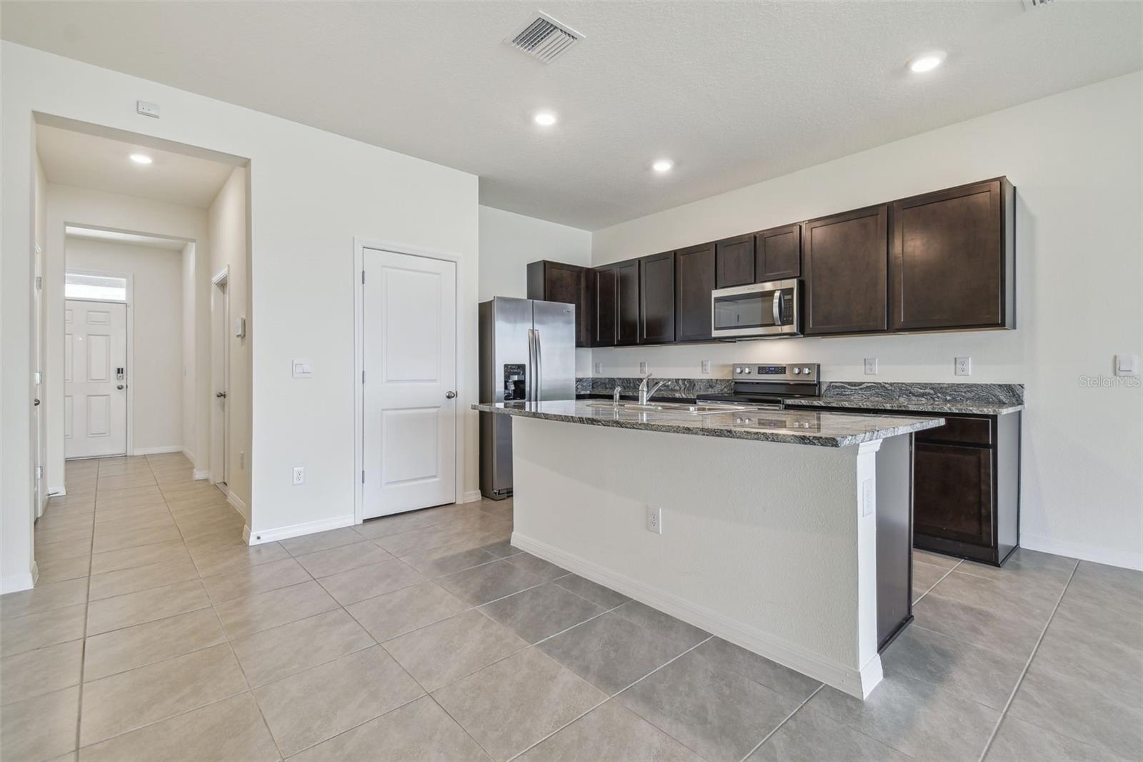9271 ROCK HARBOUR WAY, TAMPA, FL, 33637