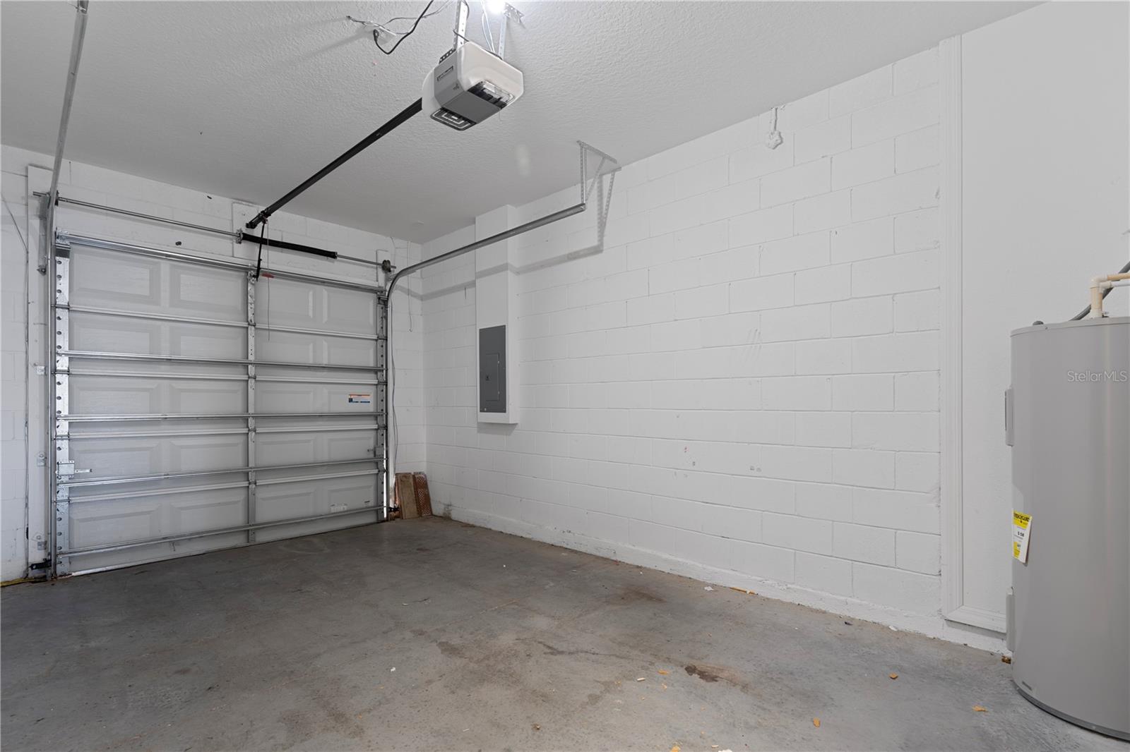 526 LAKE SHORE PKWY, DAVENPORT, FL, 33896