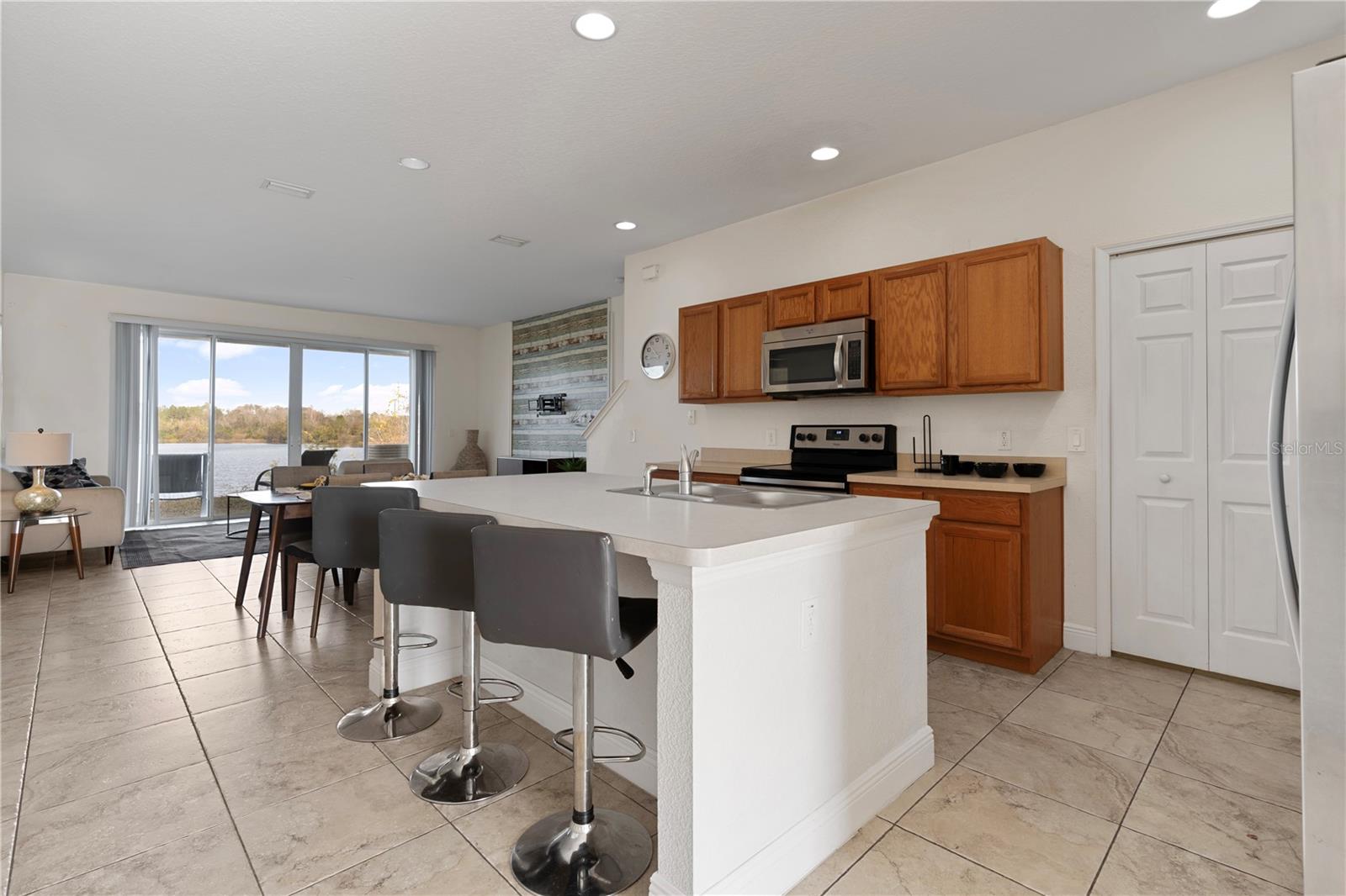 526 LAKE SHORE PKWY, DAVENPORT, FL, 33896