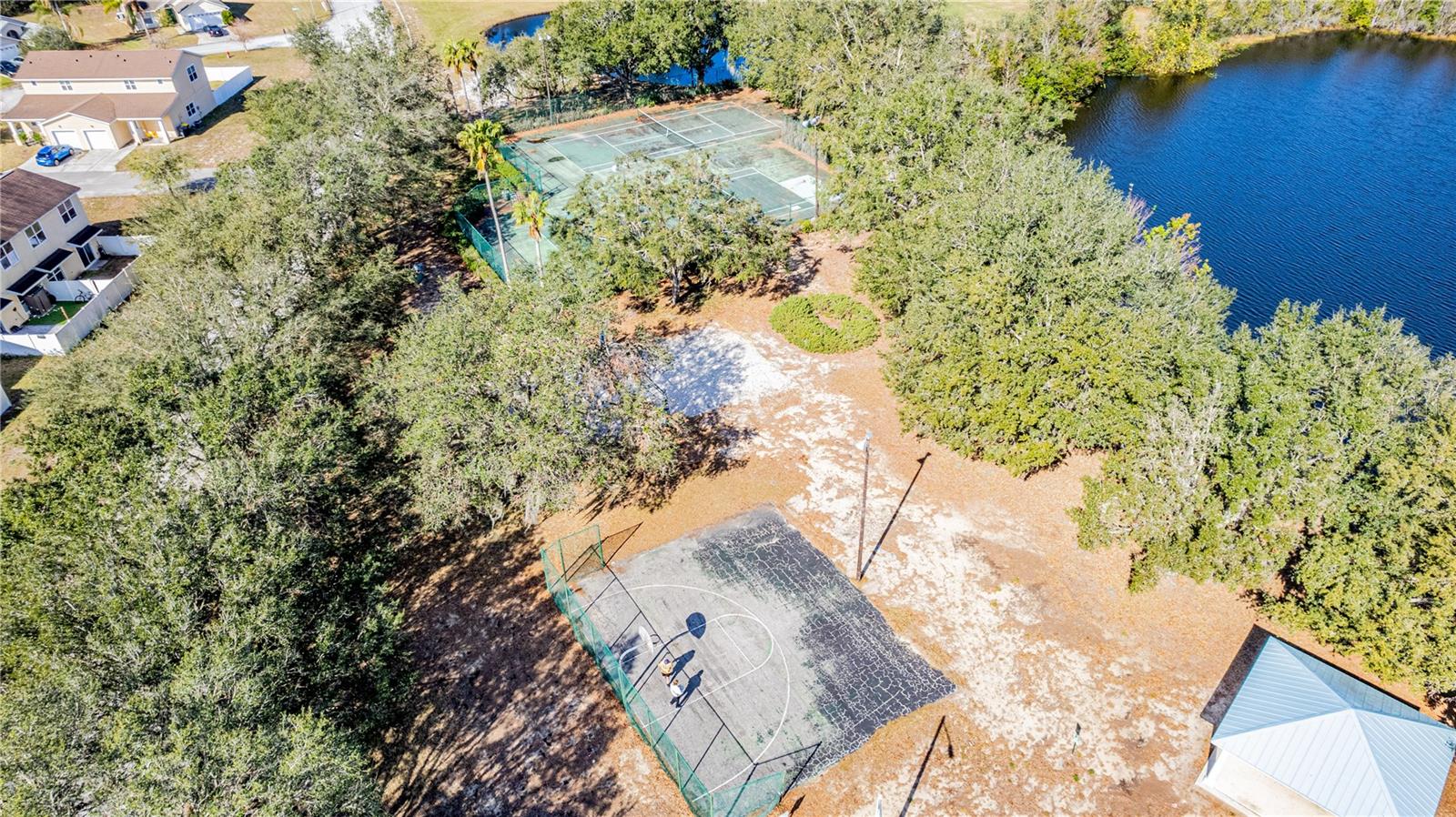 526 LAKE SHORE PKWY, DAVENPORT, FL, 33896