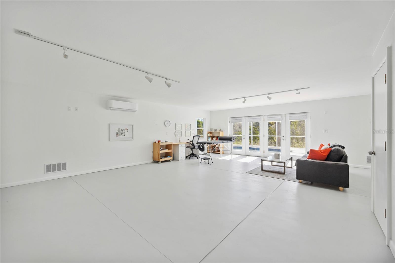 2458 WHIPPOORWILL CIR, SARASOTA, FL, 34231