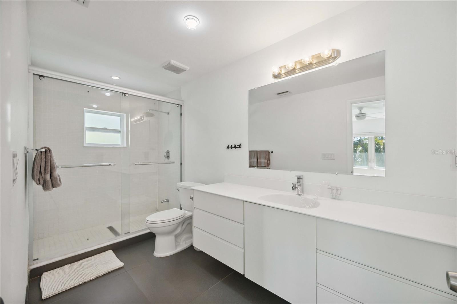 2458 WHIPPOORWILL CIR, SARASOTA, FL, 34231