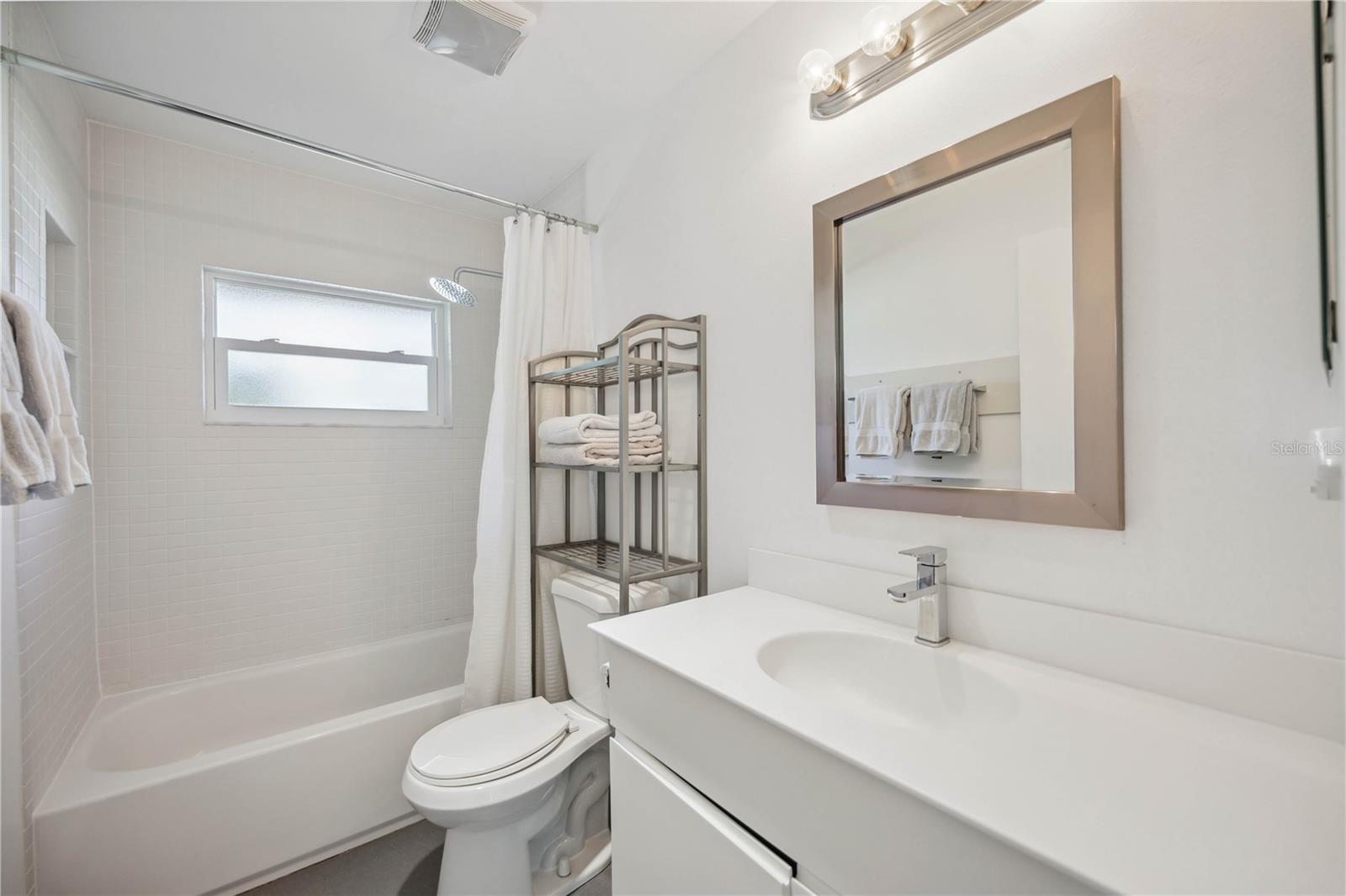2458 WHIPPOORWILL CIR, SARASOTA, FL, 34231