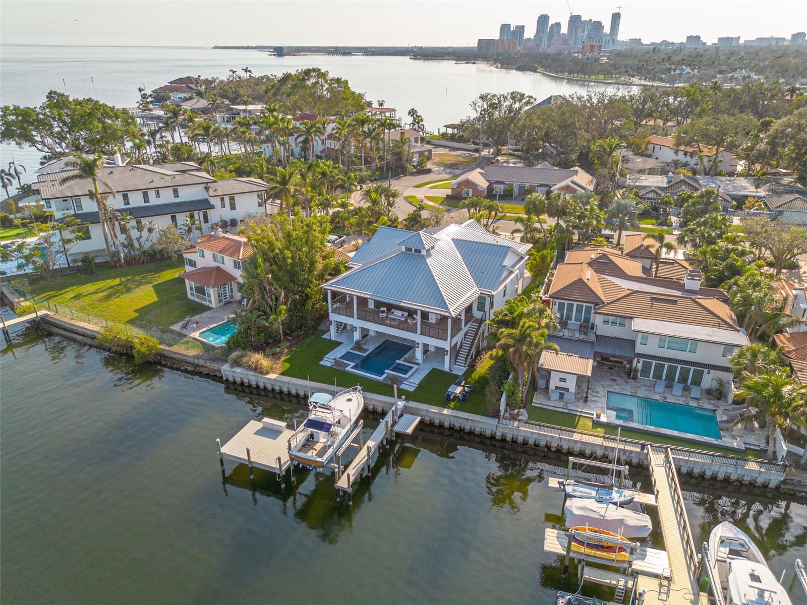 721 BRIGHTWATERS BLVD NE, ST PETERSBURG, FL, 33704