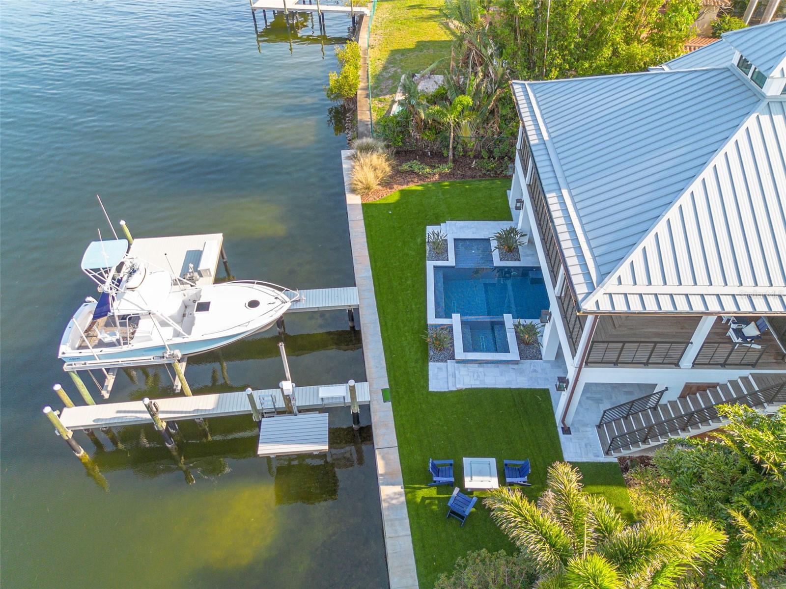 721 BRIGHTWATERS BLVD NE, ST PETERSBURG, FL, 33704