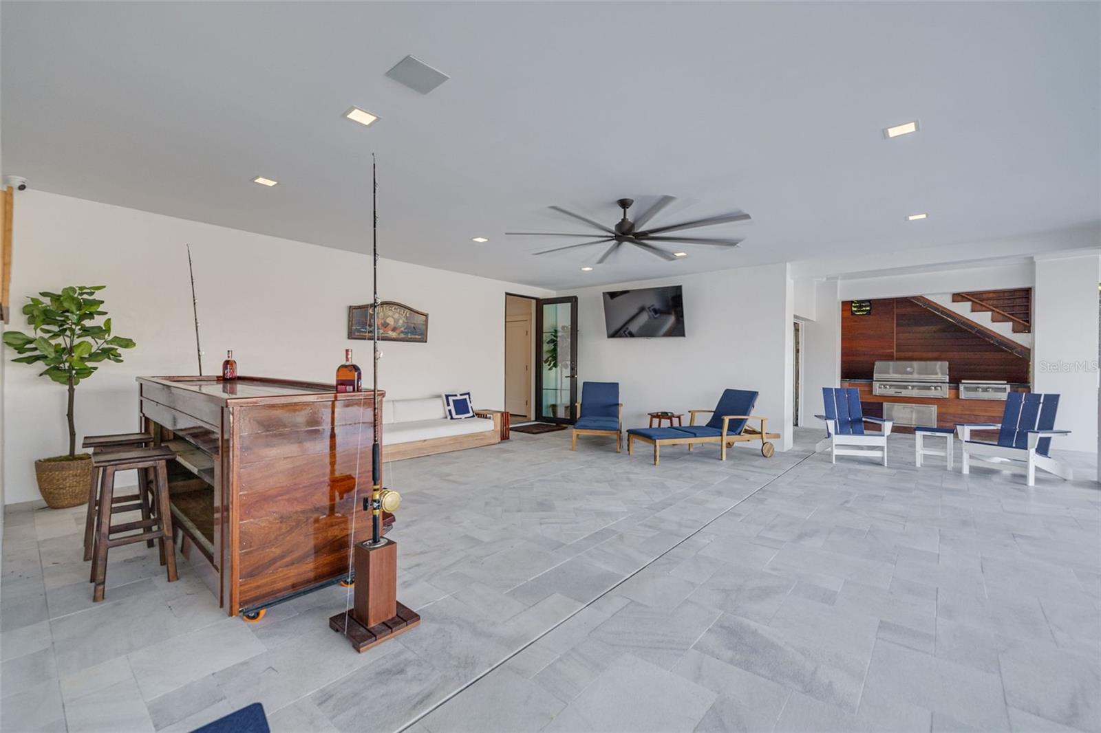 721 BRIGHTWATERS BLVD NE, ST PETERSBURG, FL, 33704