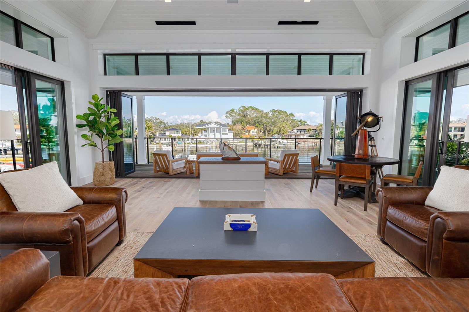 721 BRIGHTWATERS BLVD NE, ST PETERSBURG, FL, 33704