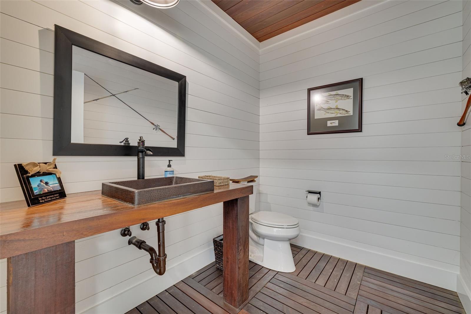 721 BRIGHTWATERS BLVD NE, ST PETERSBURG, FL, 33704